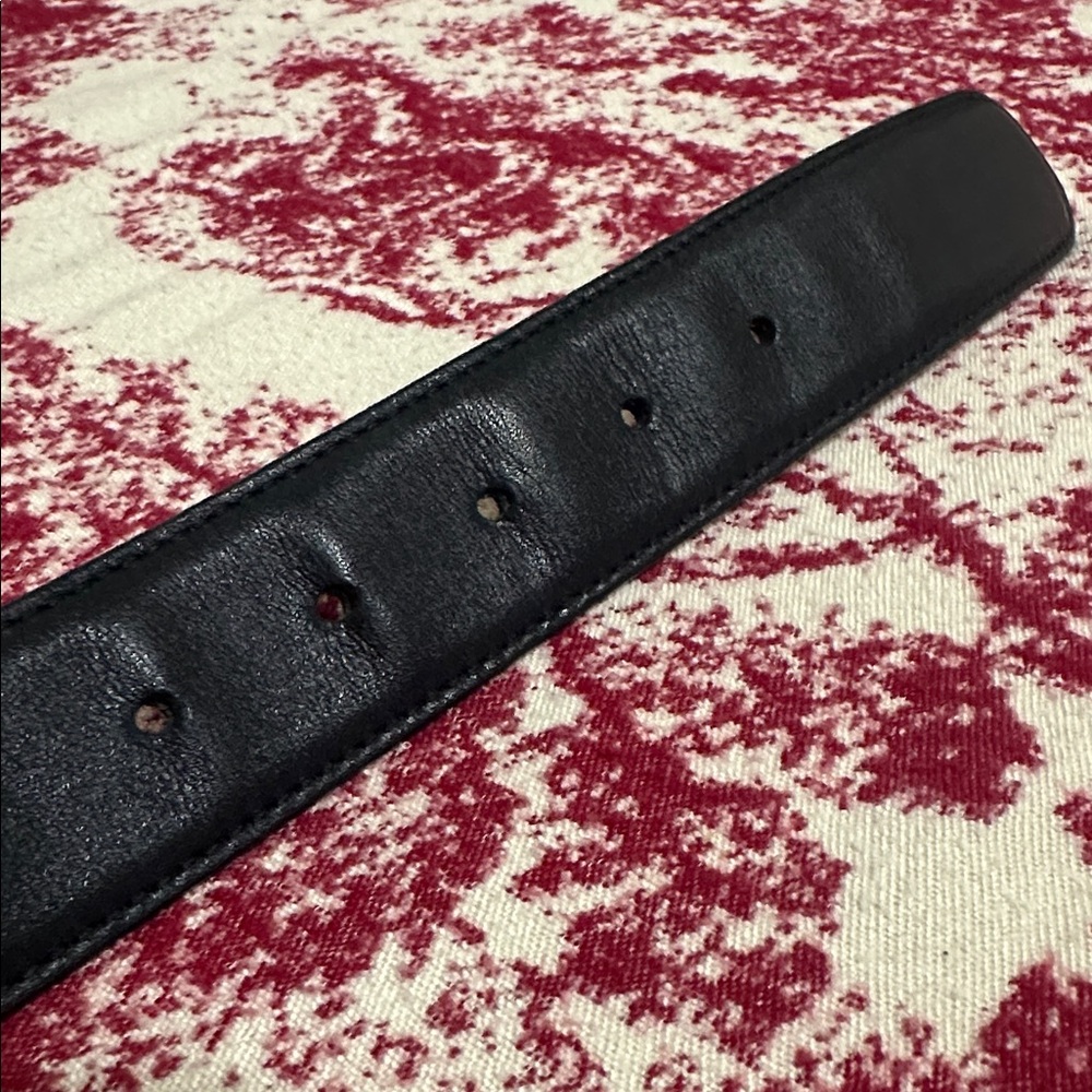 Gucci Black Belt with Gold GG Buckle - Picture 6 of 8